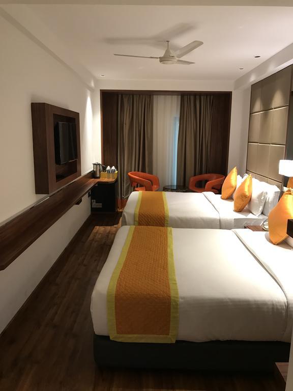 דלהי Hotel Southern מראה חיצוני תמונה