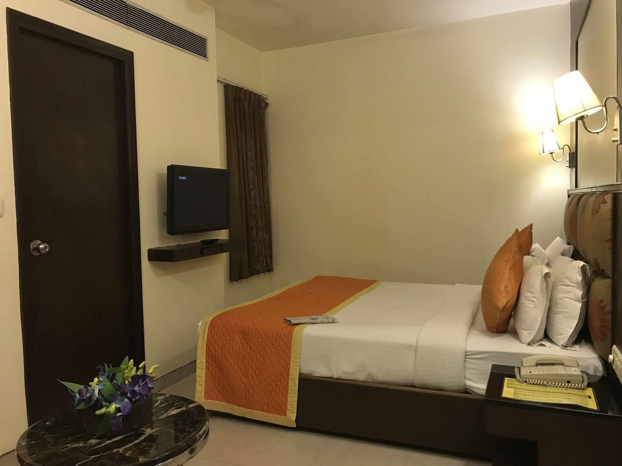 דלהי Hotel Southern מראה חיצוני תמונה