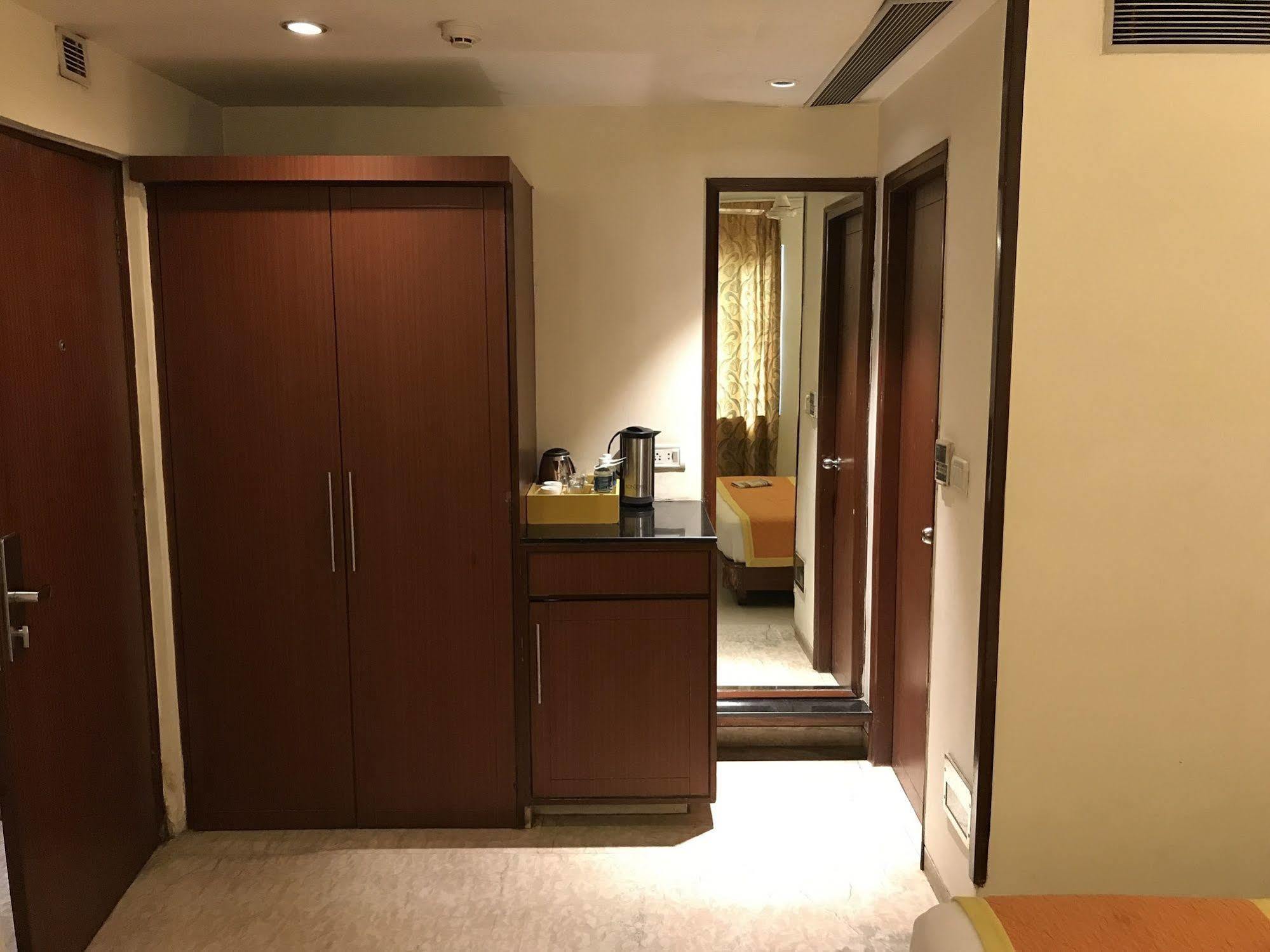 דלהי Hotel Southern מראה חיצוני תמונה