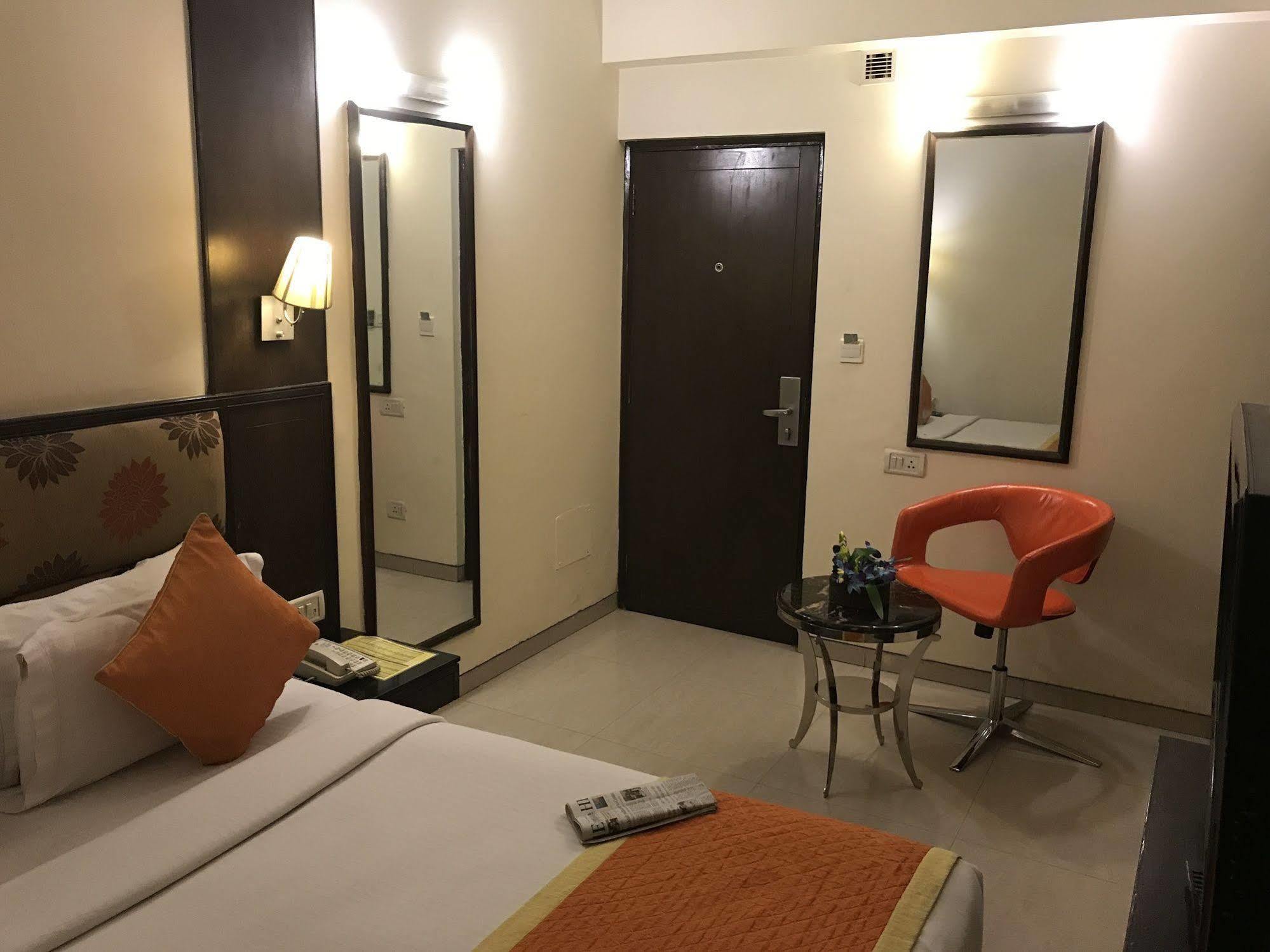 דלהי Hotel Southern מראה חיצוני תמונה